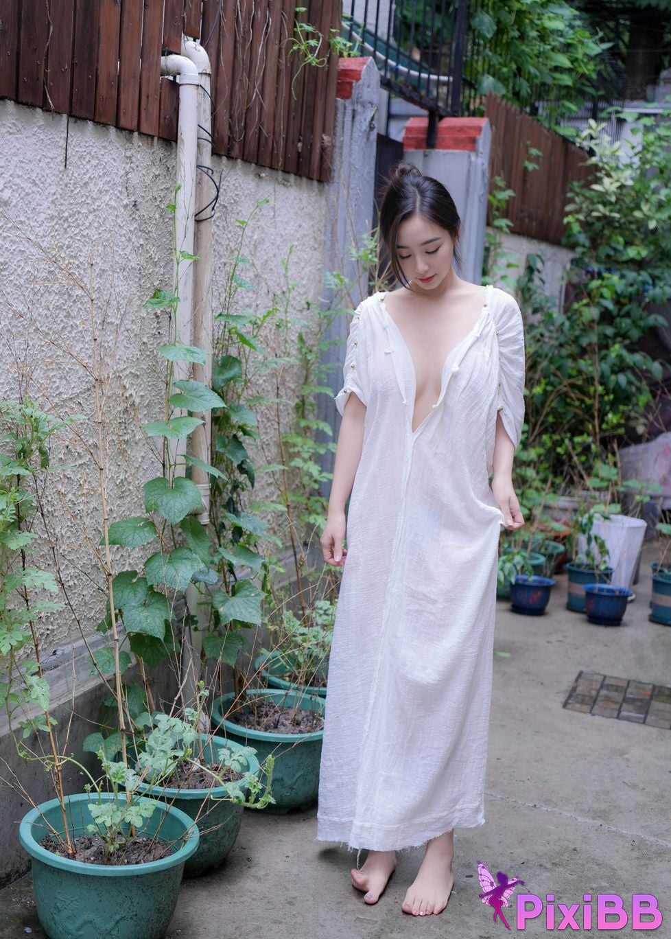 XR Uncensored Nanzhi R18 Xiuren.com model Beautiful painter in a white long dress PixiBB.COM 008