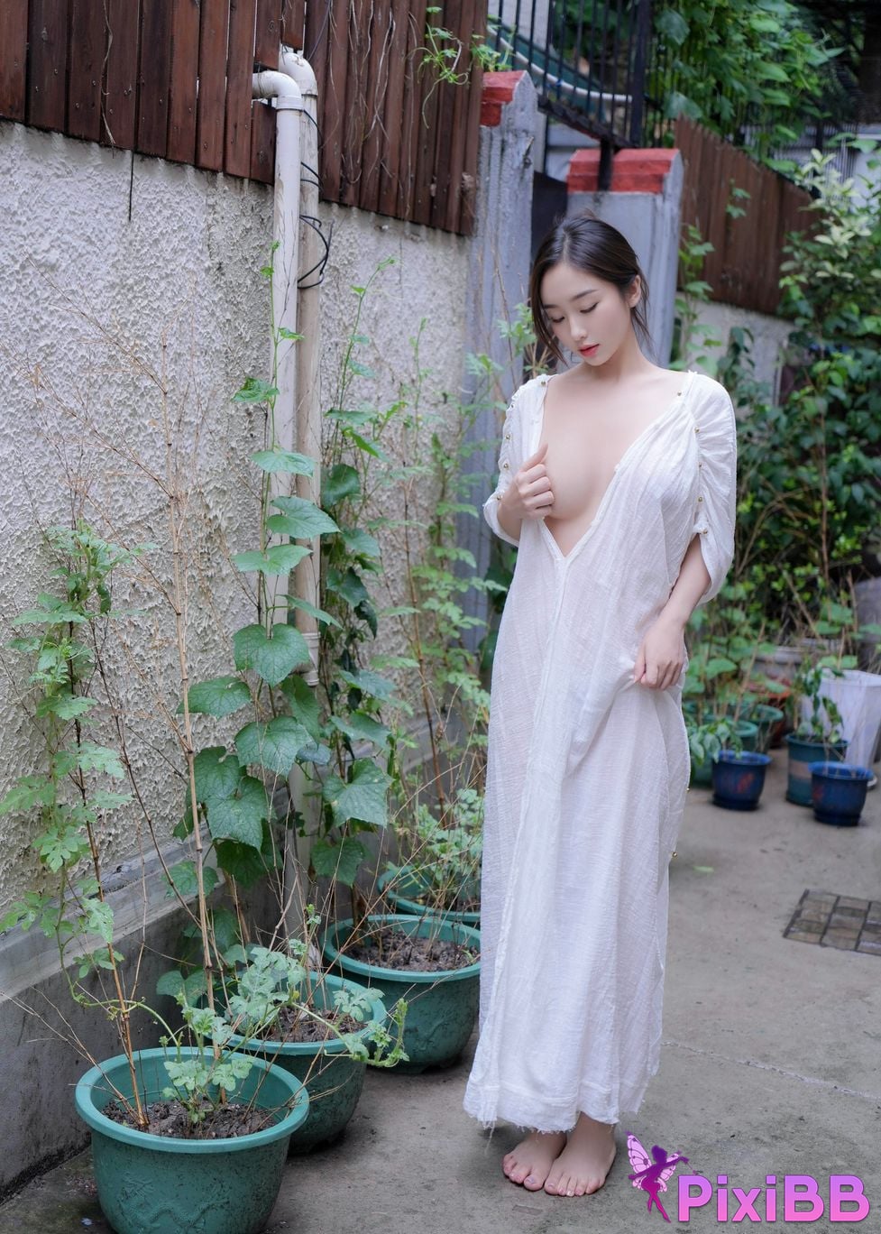 XR Uncensored Nanzhi R18 Xiuren.com model Beautiful painter in a white long dress PixiBB.COM 009