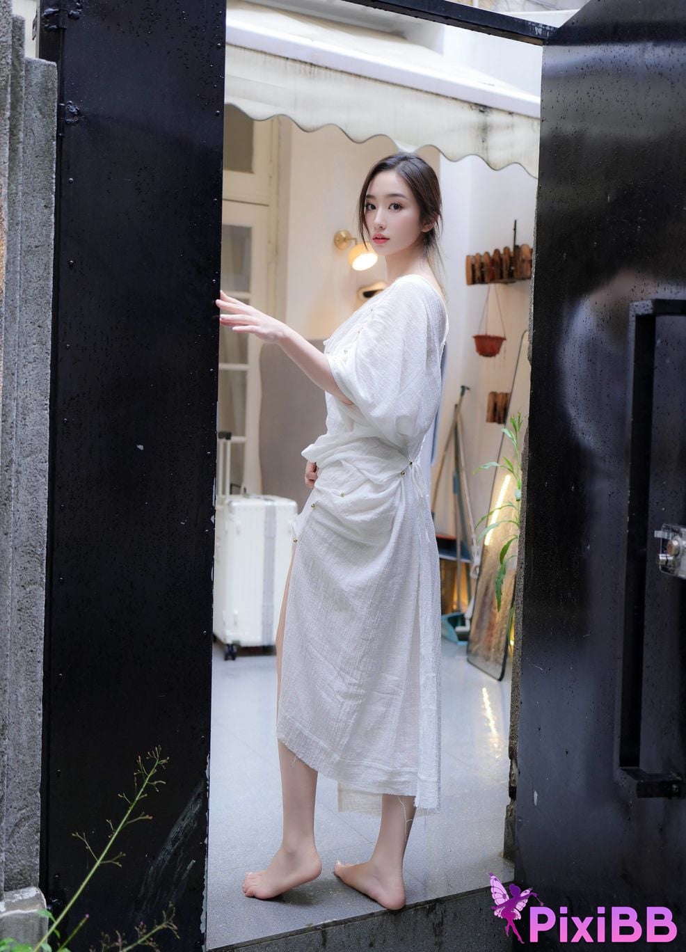 XR Uncensored Nanzhi R18 Xiuren.com model Beautiful painter in a white long dress PixiBB.COM 013