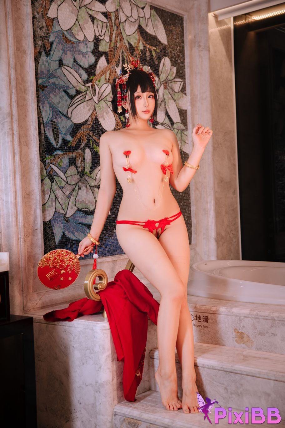 Cosplayer Hinajiao bridal chamber flowers and candles PixiBB.COM 026