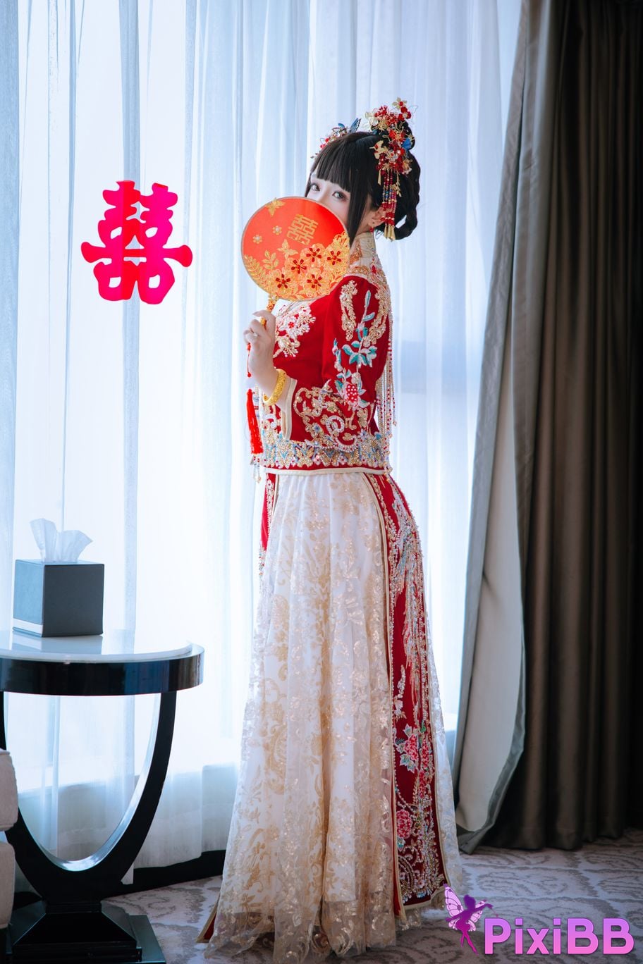 Cosplayer Hinajiao bridal chamber flowers and candles PixiBB.COM 092