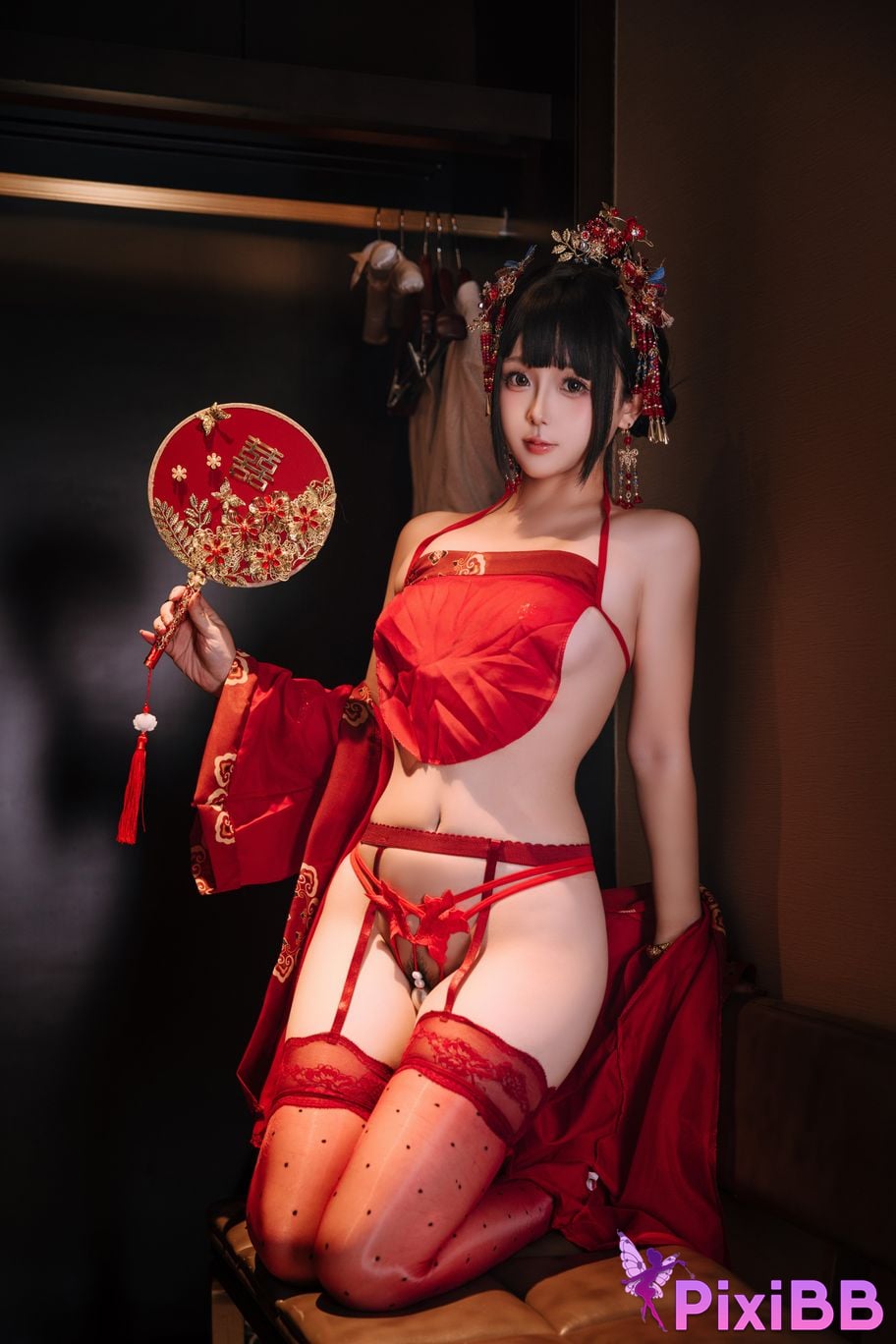 Cosplayer Hinajiao bridal chamber flowers and candles PixiBB.COM 168