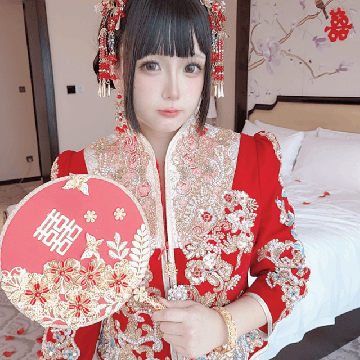 Cosplayer Hinajiao bridal chamber flowers and candles PixiBB.COM 181