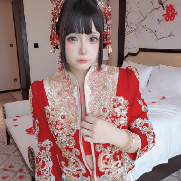 Cosplayer Hinajiao bridal chamber flowers and candles PixiBB.COM 183