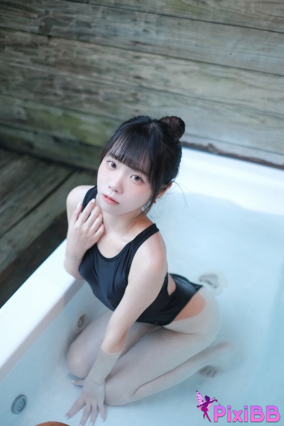 Cosplayer Cocoa Little White Rabbit Yi Luan Qing Mi noWen Quan Zhi Lu PixiBB.COM 001