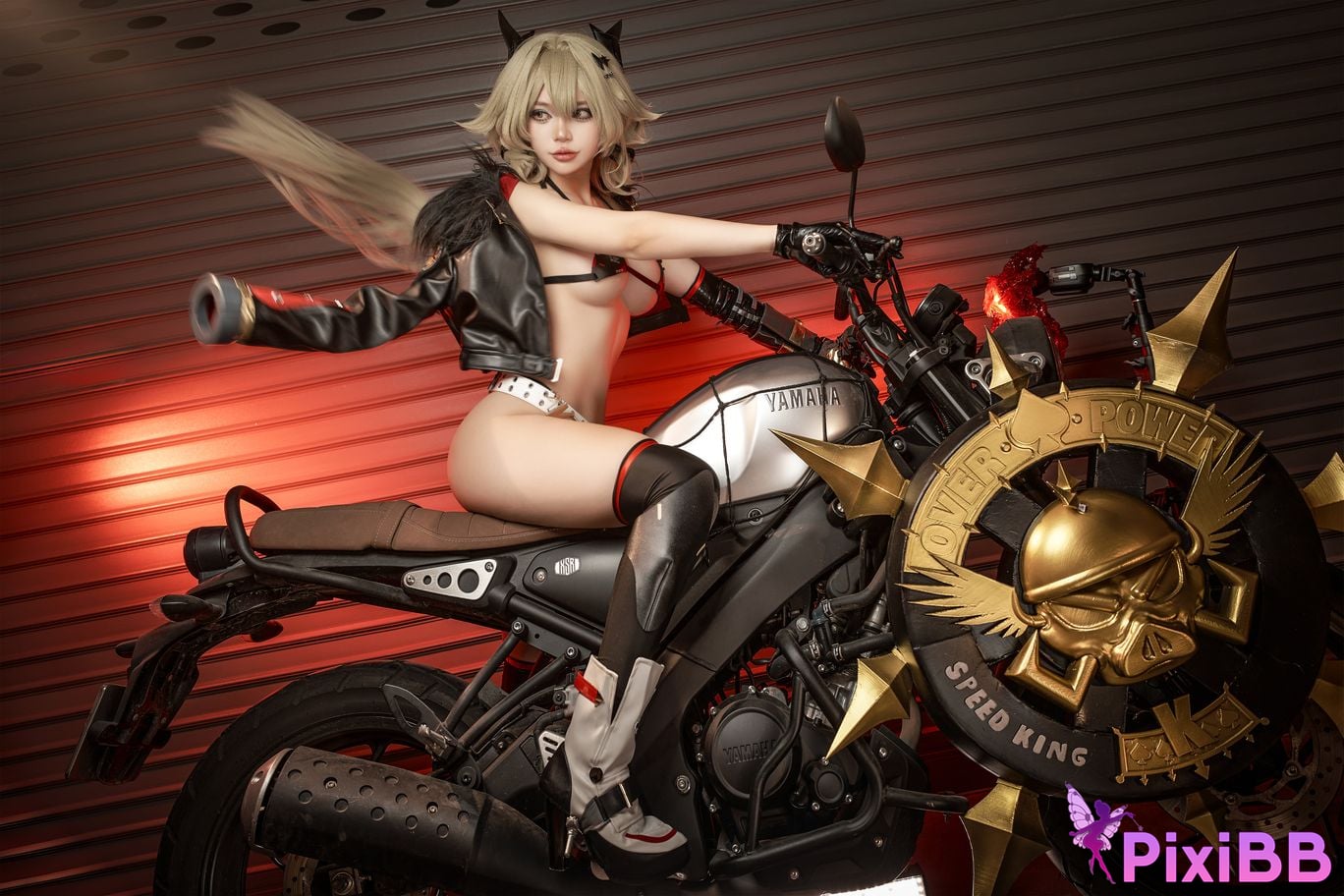 Cosplayer ZinieQ Caesar King PixiBB.COM 016