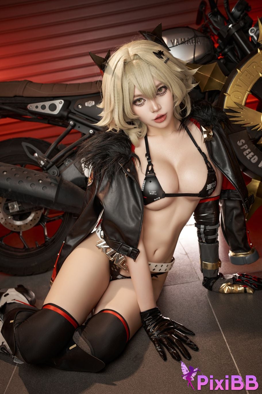 Cosplayer ZinieQ Caesar King PixiBB.COM 020