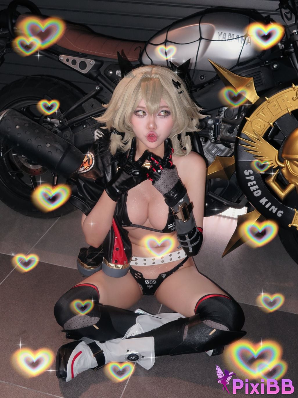 Cosplayer ZinieQ Caesar King PixiBB.COM 037