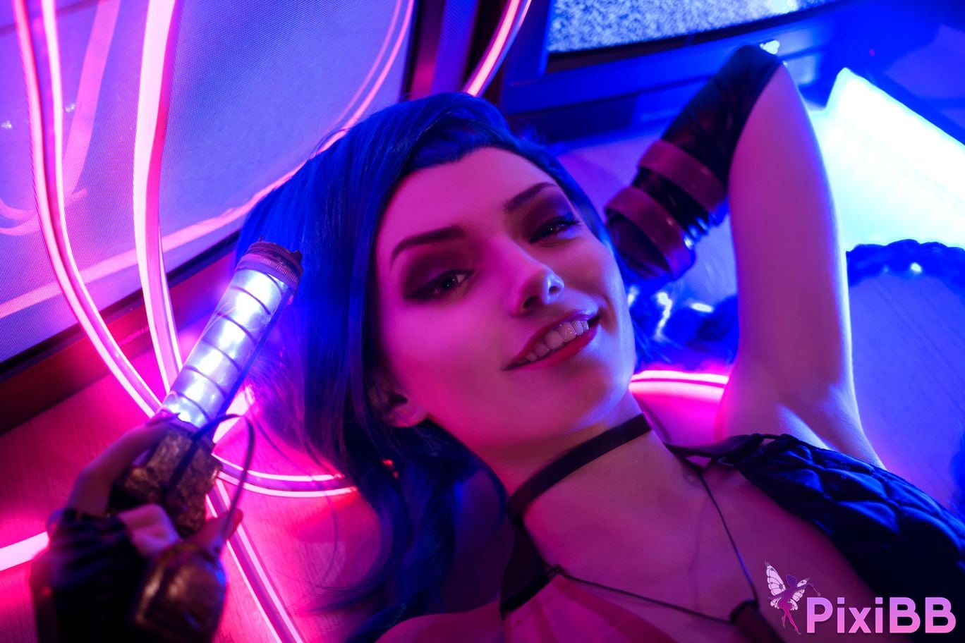 CarryKey Jinx Neon PixiBB.COM 15