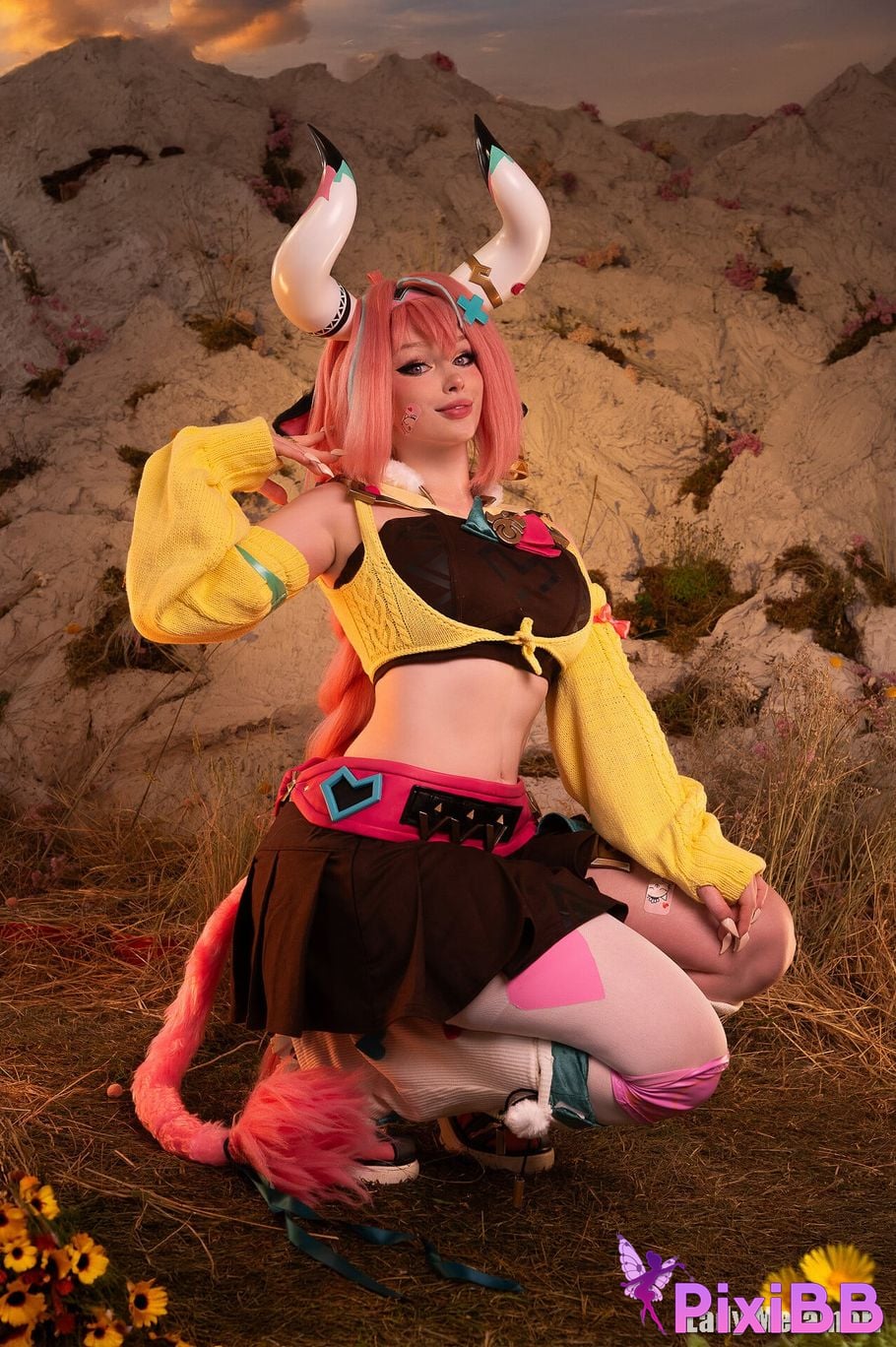 Lady Melamori Varesa PixiBB.COM 1