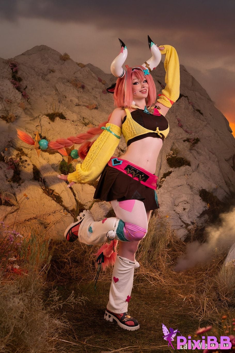 Lady Melamori Varesa PixiBB.COM 12