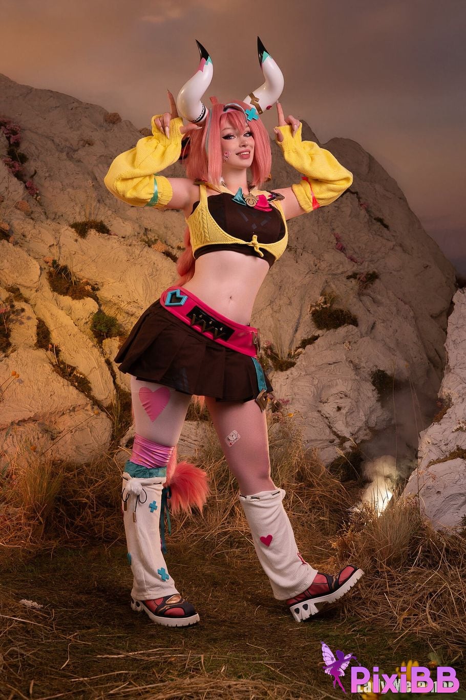 Lady Melamori Varesa PixiBB.COM 13