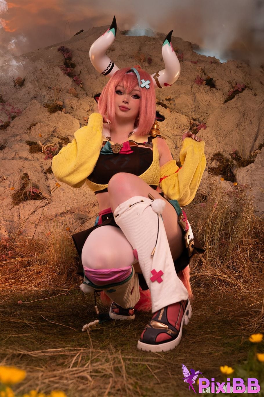 Lady Melamori Varesa PixiBB.COM 24