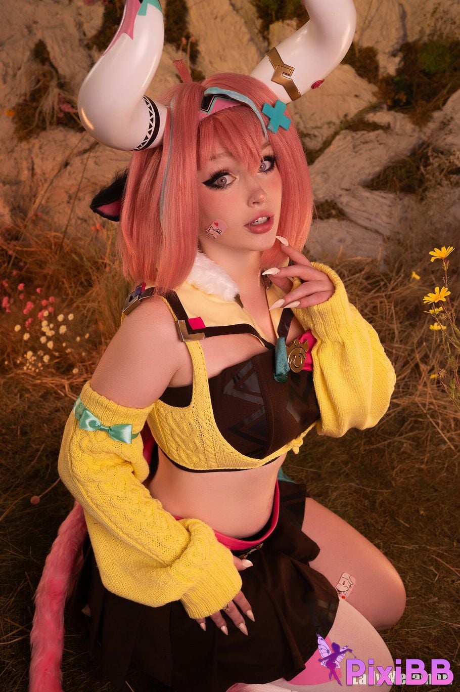 Lady Melamori Varesa PixiBB.COM 25