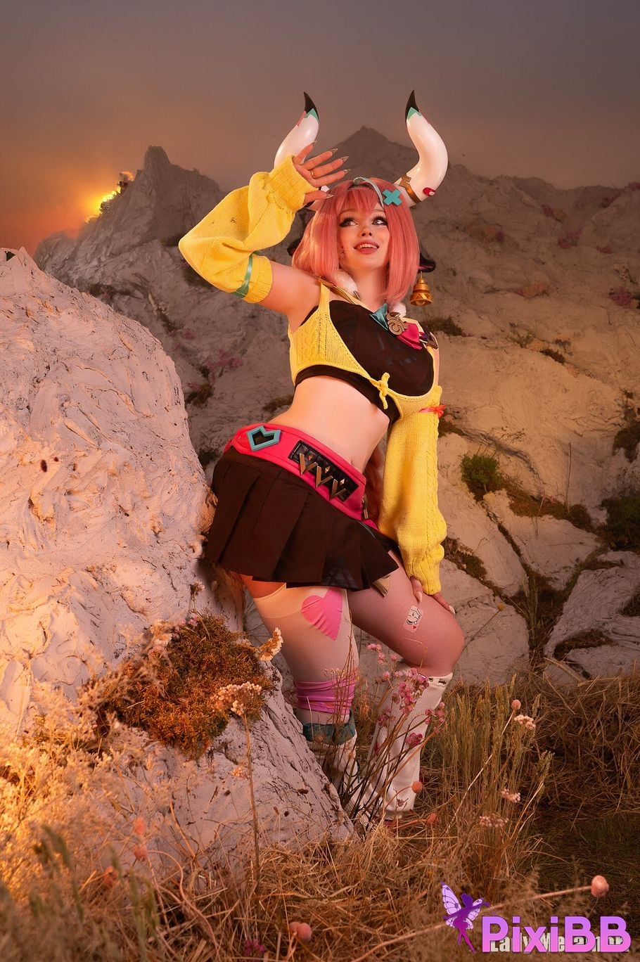 Lady Melamori Varesa PixiBB.COM 5