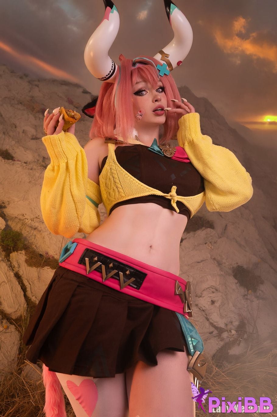 Lady Melamori Varesa PixiBB.COM 7