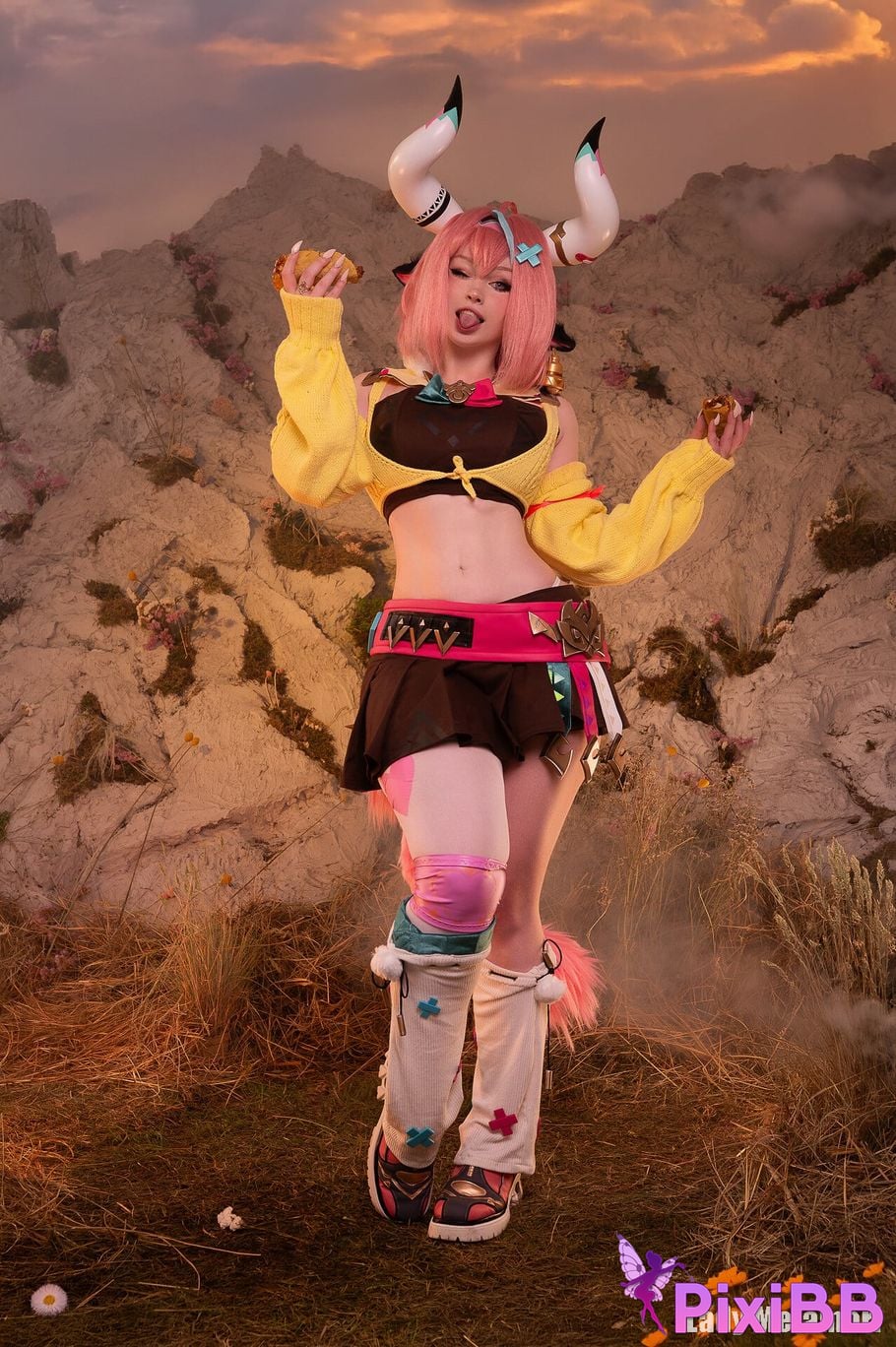 Lady Melamori Varesa PixiBB.COM 9