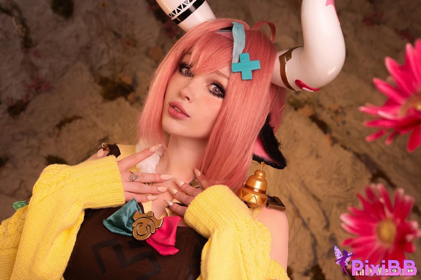 Lady Melamori Varesa PixiBB.COM