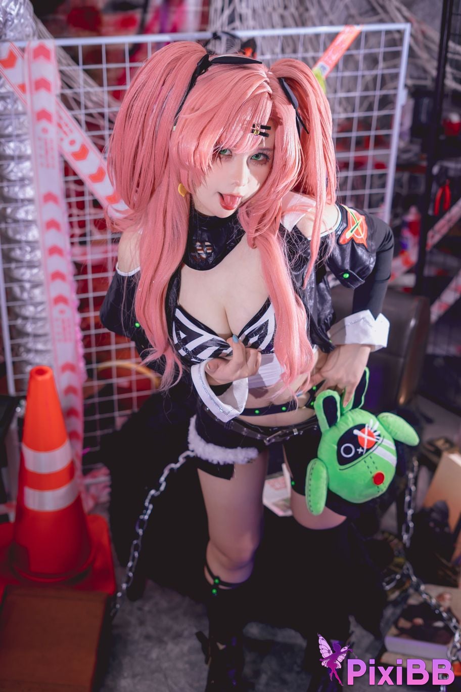 Coser Pyon Nicole Demara PixiBB.COM 003