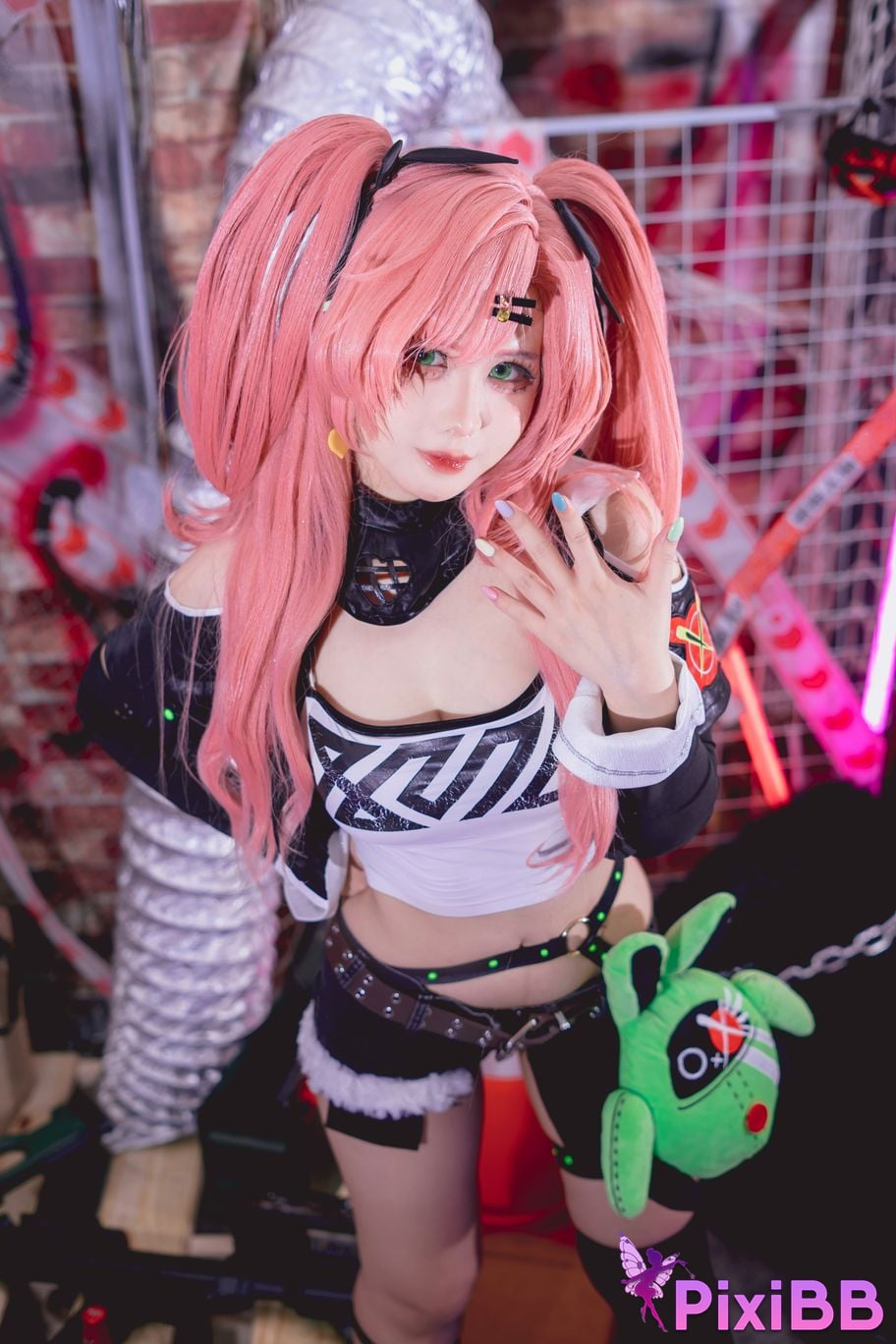 Coser Pyon Nicole Demara PixiBB.COM 006