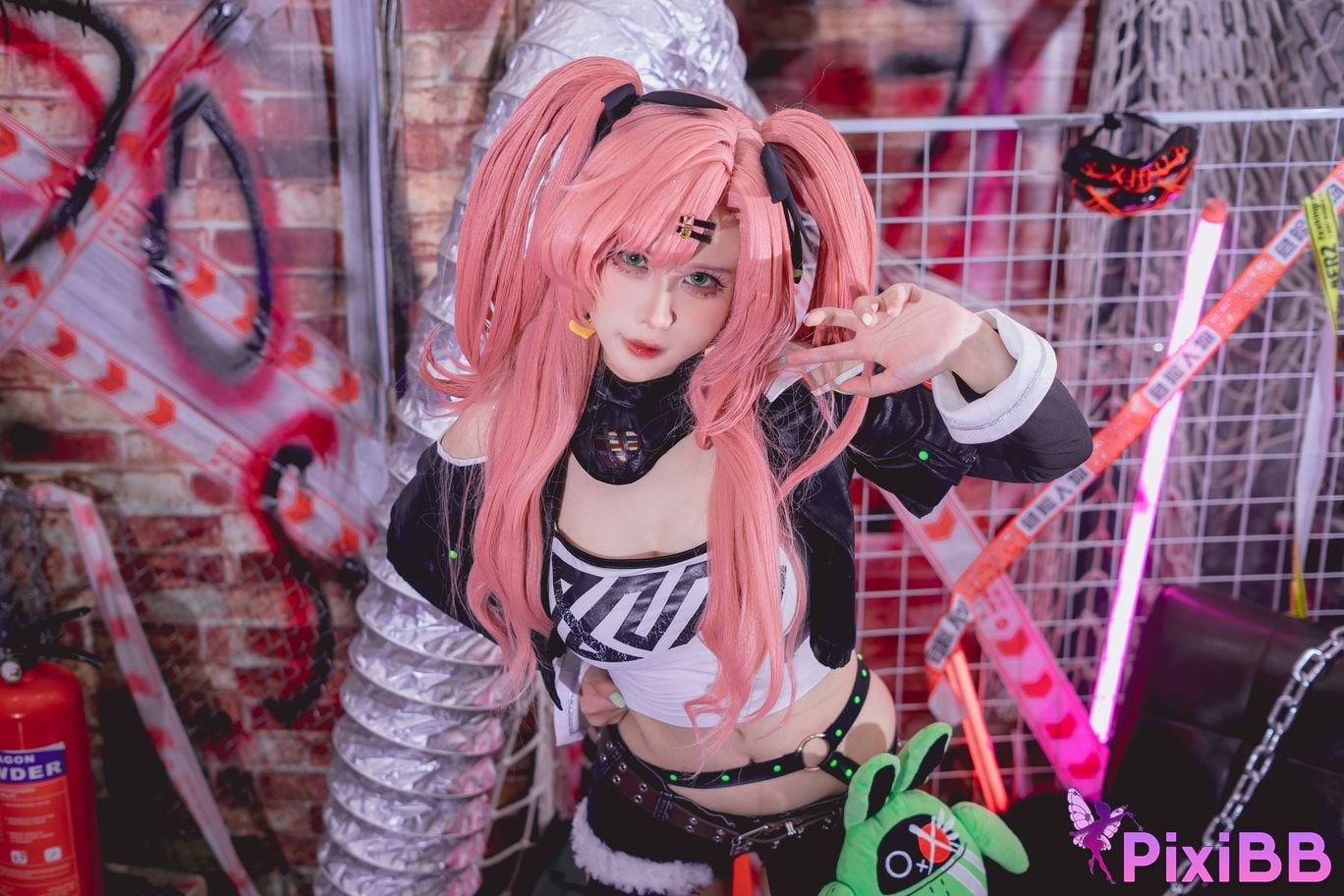 Coser Pyon Nicole Demara PixiBB.COM 008