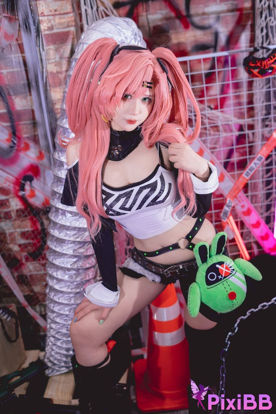 Coser Pyon Nicole Demara PixiBB.COM 009