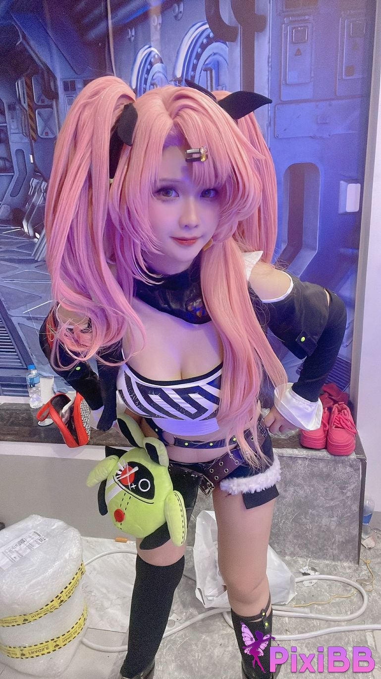Coser Pyon Nicole Demara PixiBB.COM 039