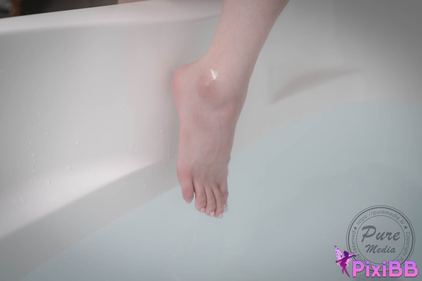 Pure Media Vol.300 Yeha Your Majesty PixiBB.COM 008