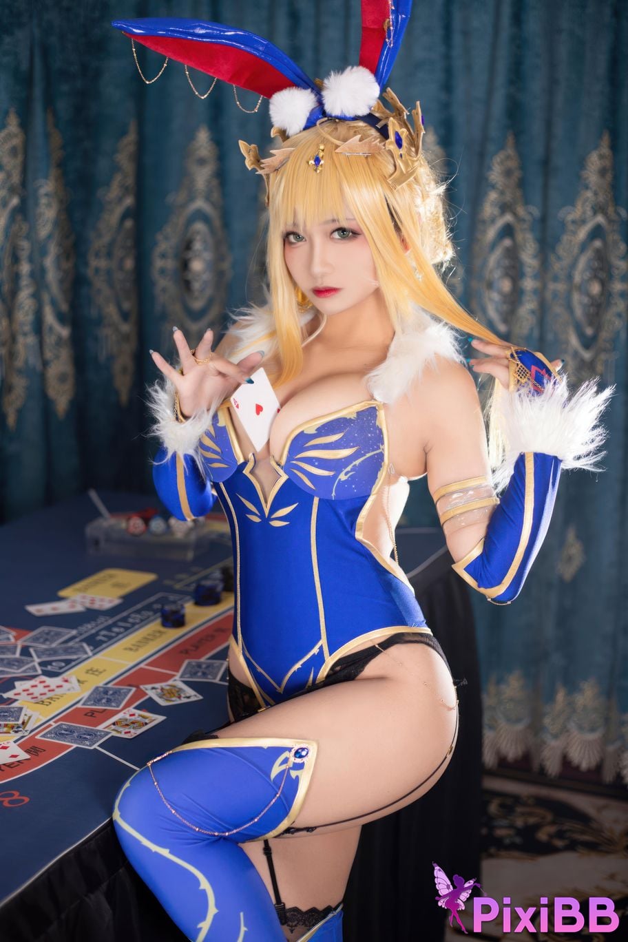 Cosplayer Luo Li LoLiSAMA FGO White gun bunny girl PixiBB.COM 002
