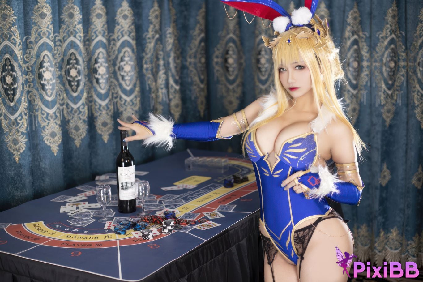 Cosplayer Luo Li LoLiSAMA FGO White gun bunny girl PixiBB.COM 004