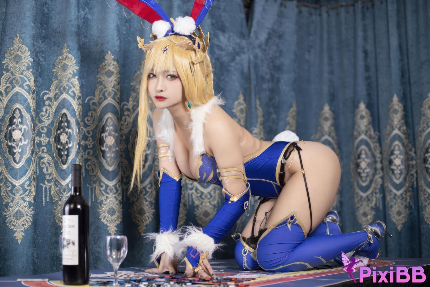 Cosplayer Luo Li LoLiSAMA FGO White gun bunny girl PixiBB.COM 033