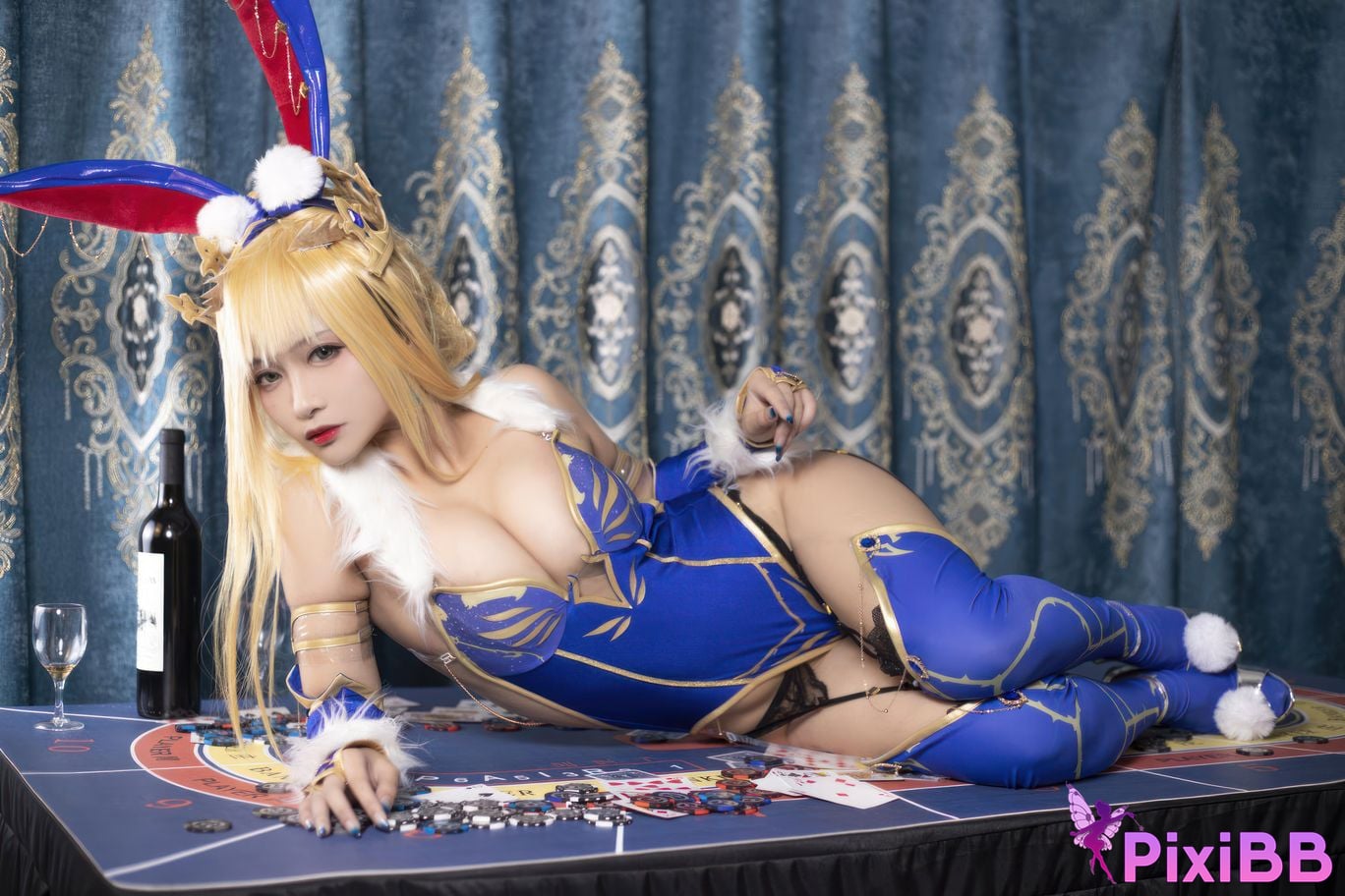 Cosplayer Luo Li LoLiSAMA FGO White gun bunny girl PixiBB.COM 055