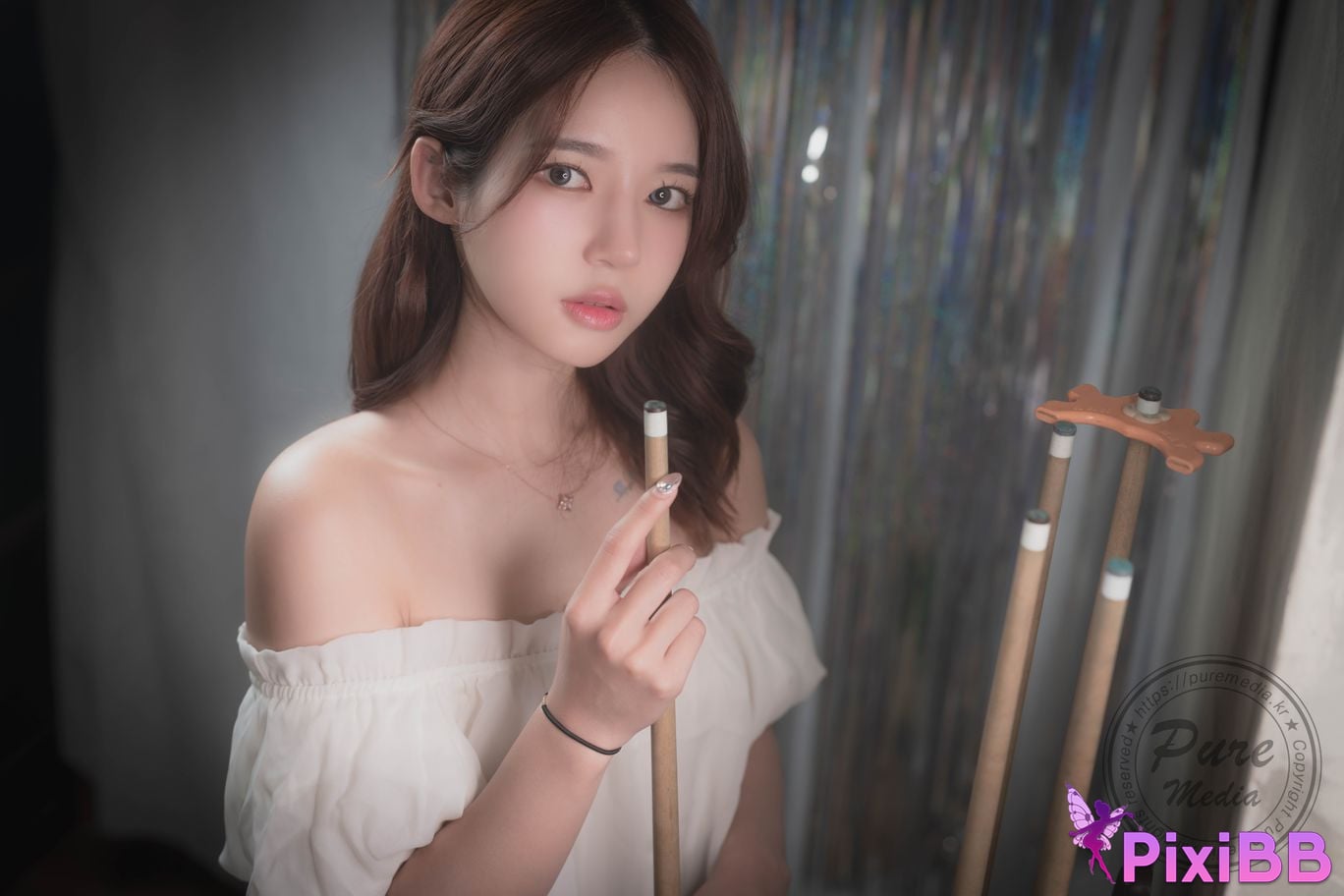 Pure Media Vol.305 Yeha Your Majesty PixiBB.COM 005