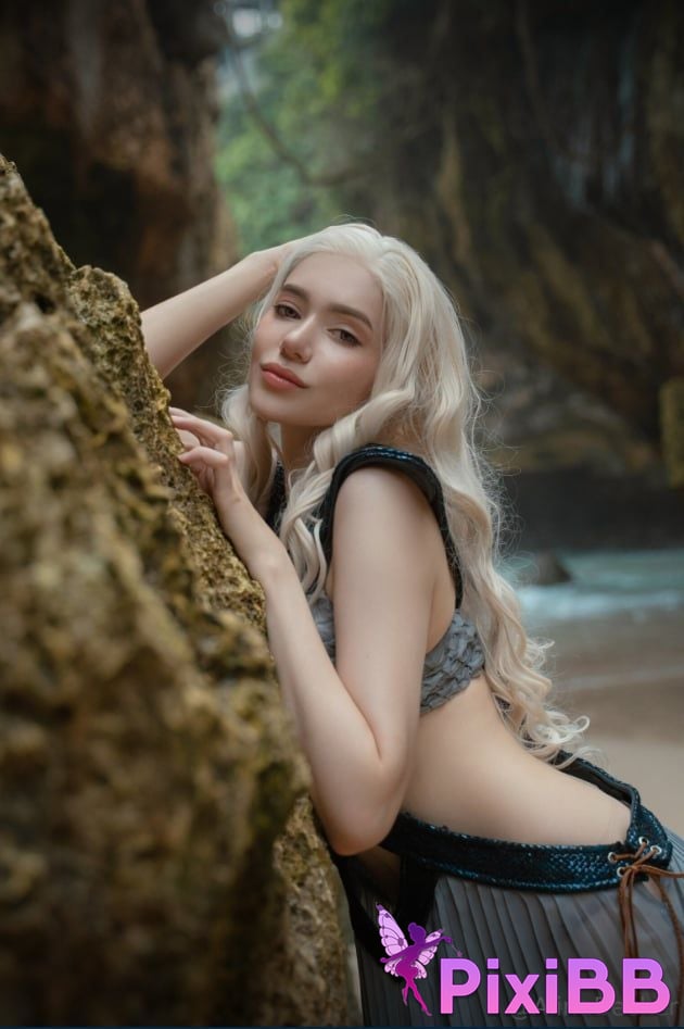 Alina Becker Daenerys Targaryen PixiBB.COM 18