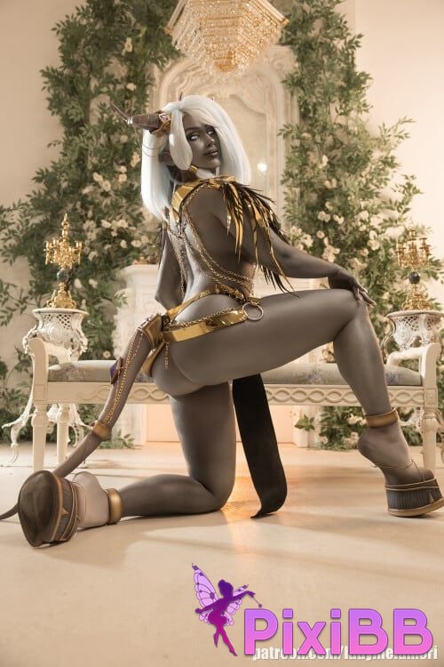 Lady Melamori Draenei PixiBB.COM 8