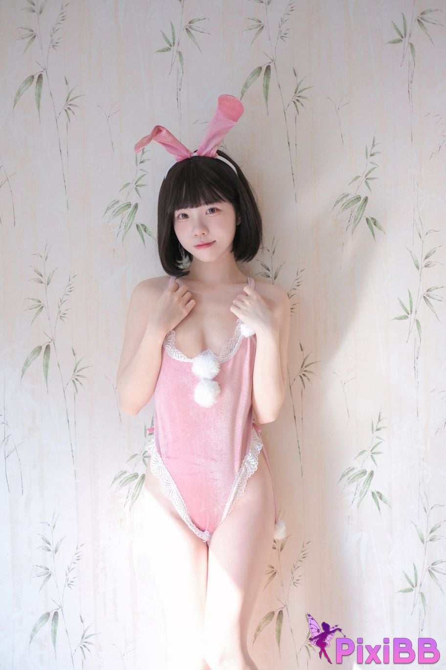 Cosplayer Cocoa Little White Rabbit Chun Yu Tu Nu Lang PixiBB.COM 001