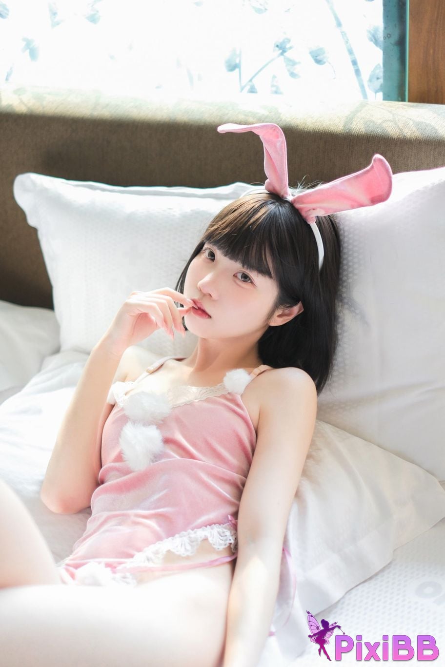 Cosplayer Cocoa Little White Rabbit Chun Yu Tu Nu Lang PixiBB.COM 021