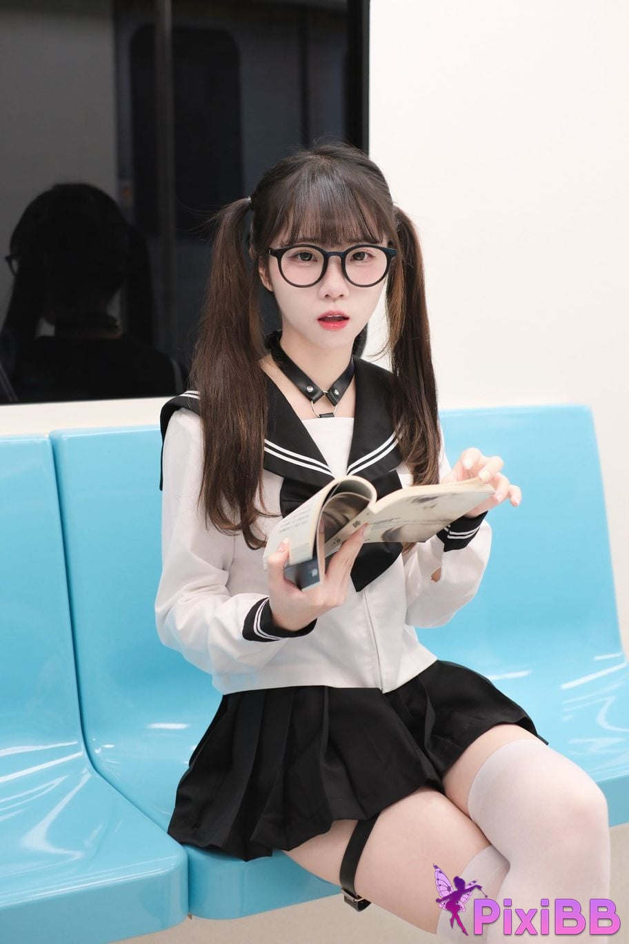 Cosplayer Cocoa Little White Rabbit High school junior high students on the train PixiBB.COM 003