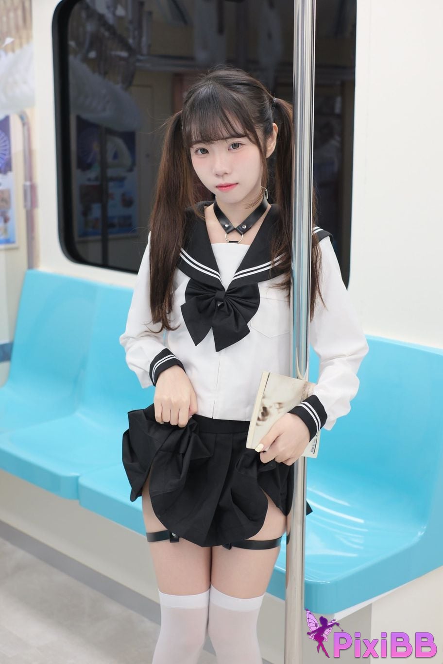 Cosplayer Cocoa Little White Rabbit High school junior high students on the train PixiBB.COM 019