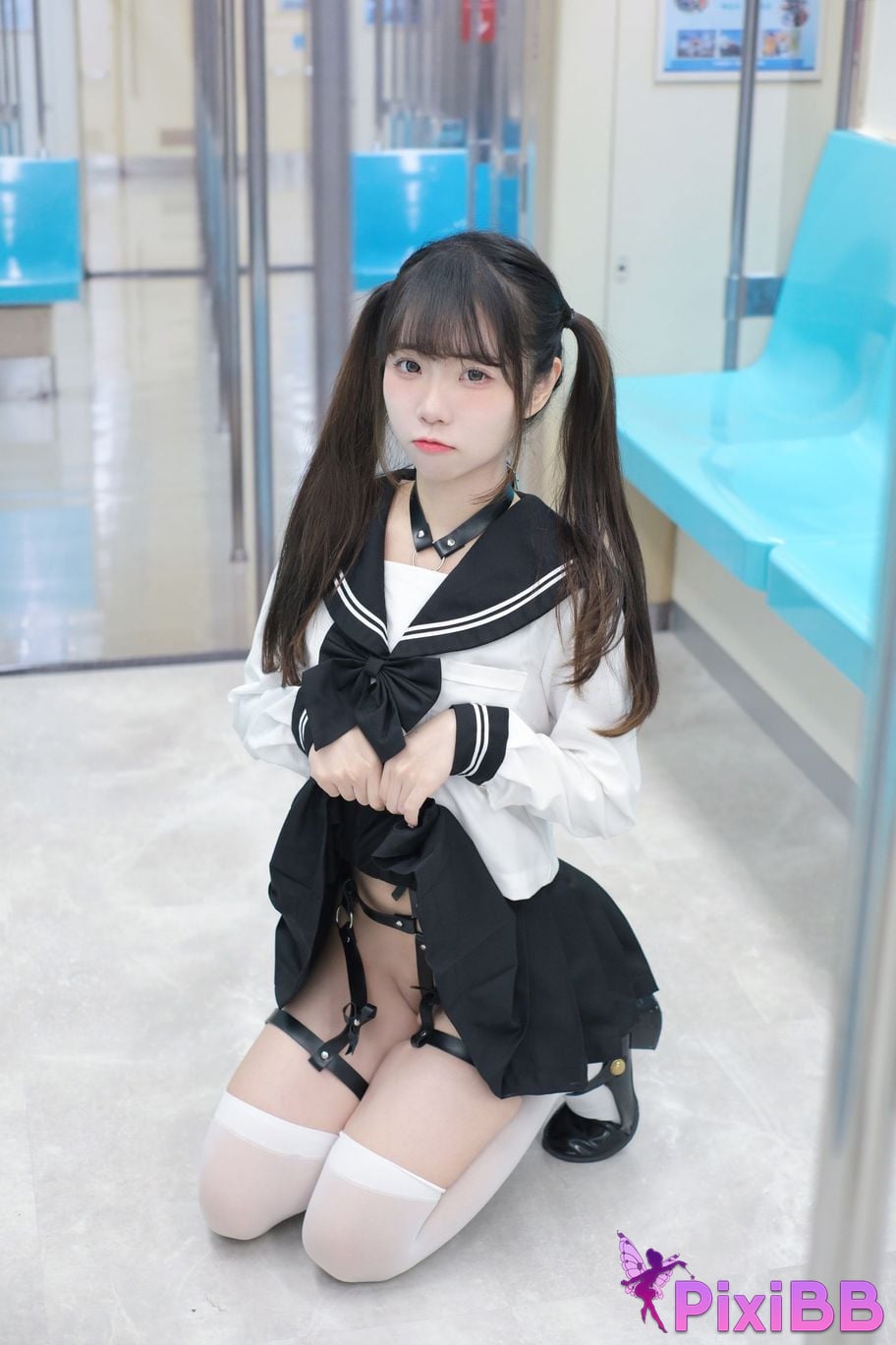 Cosplayer Cocoa Little White Rabbit High school junior high students on the train PixiBB.COM 023