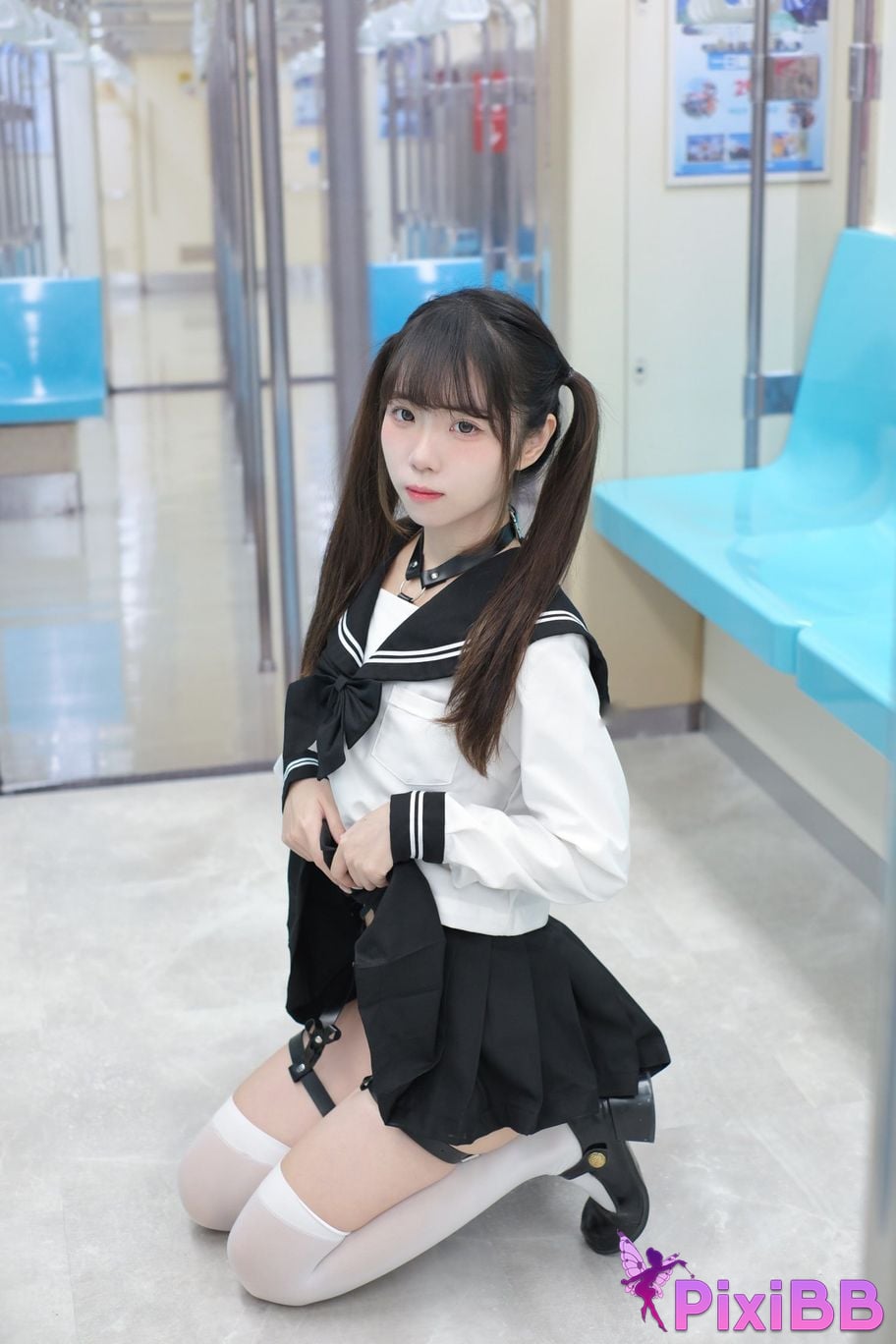 Cosplayer Cocoa Little White Rabbit High school junior high students on the train PixiBB.COM 031