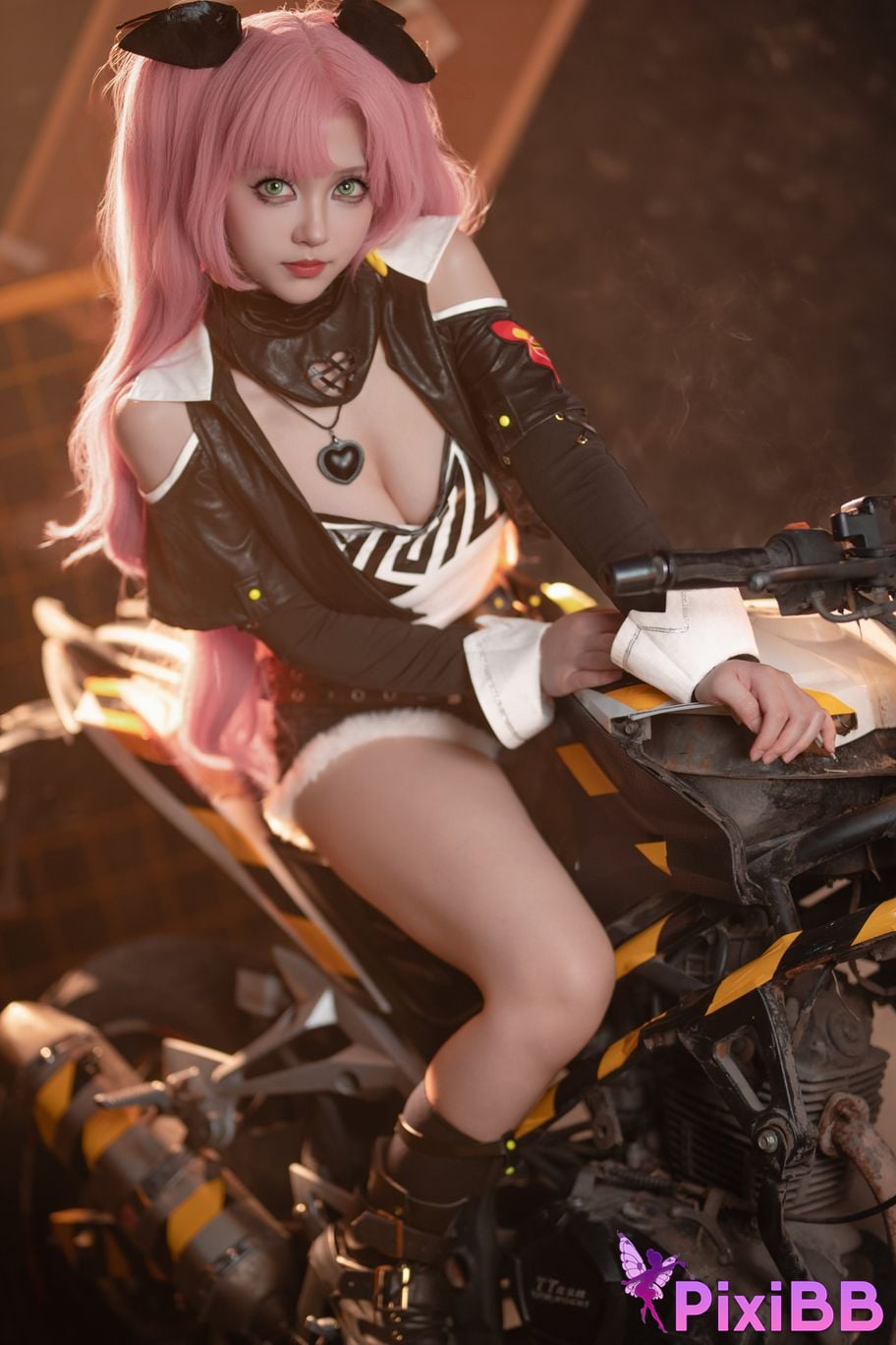Cosplayer Bangni Bonnie Nicole PixiBB.COM 015