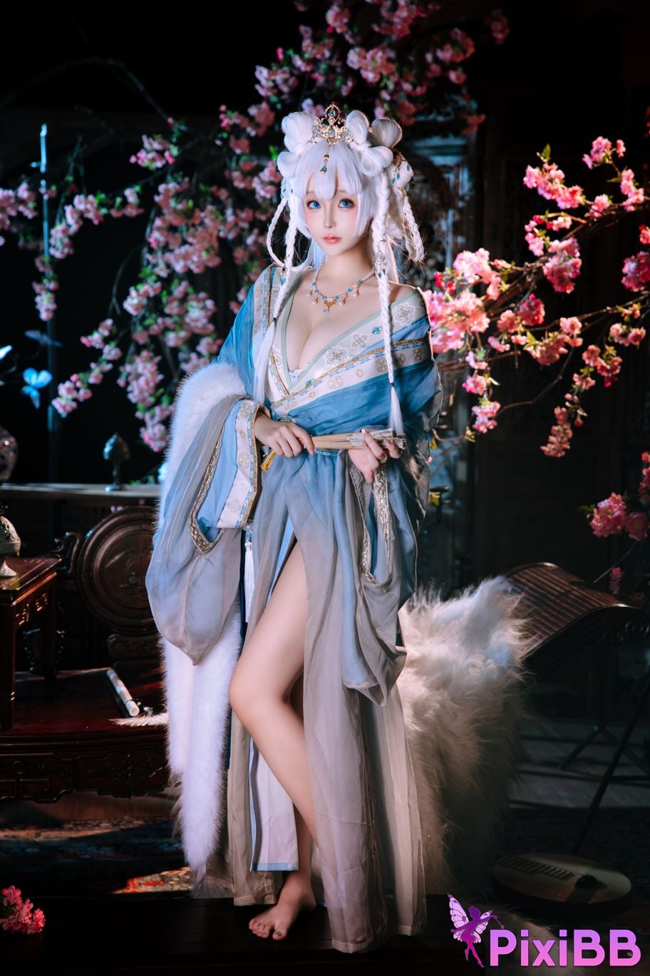 Cosplayer Hinajiao Saintess of Hehuan Sect PixiBB.COM 004