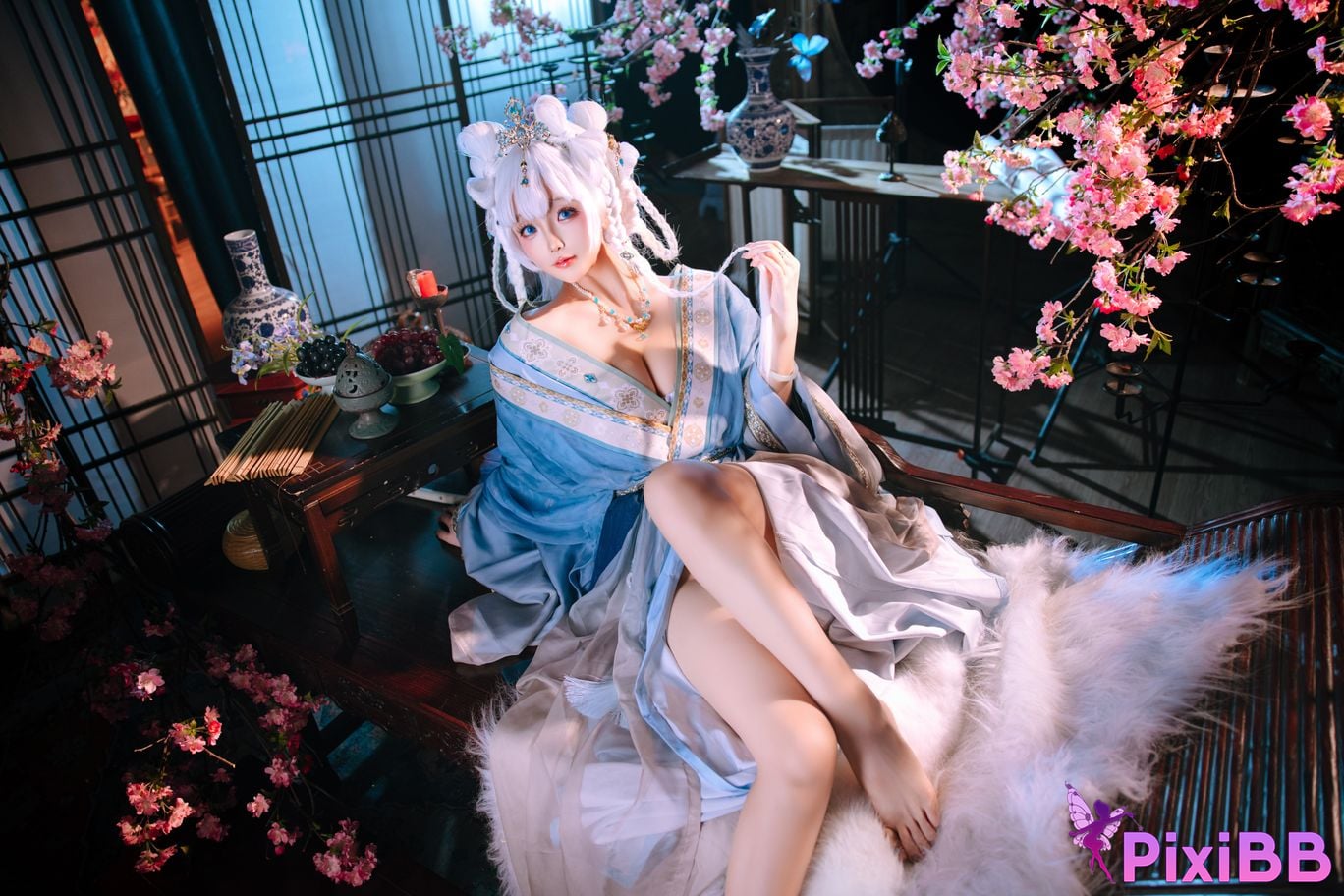 Cosplayer Hinajiao Saintess of Hehuan Sect PixiBB.COM 005