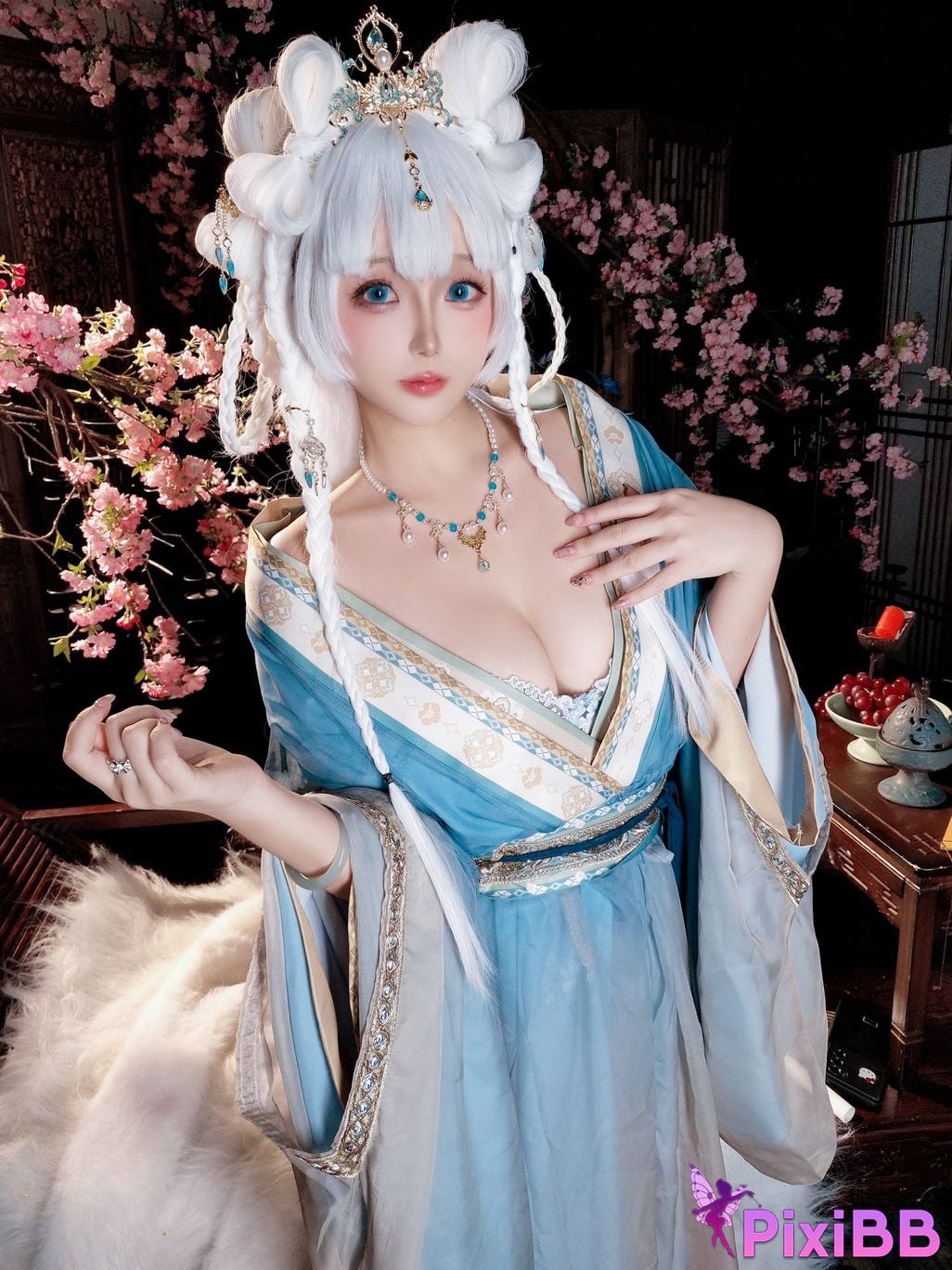 Cosplayer Hinajiao Saintess of Hehuan Sect PixiBB.COM 150