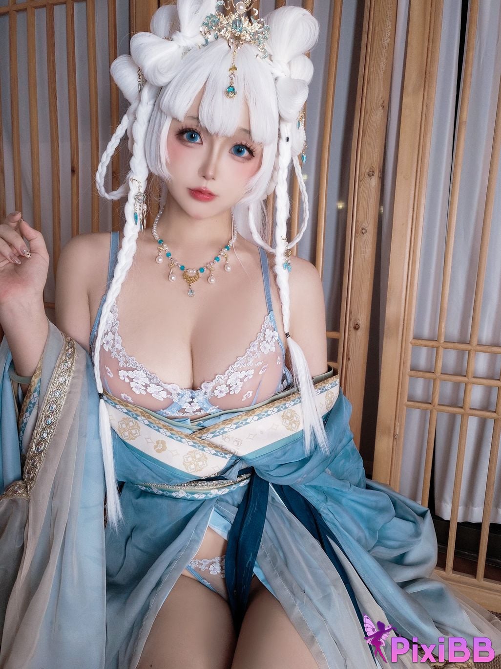 Cosplayer Hinajiao Saintess of Hehuan Sect PixiBB.COM 154