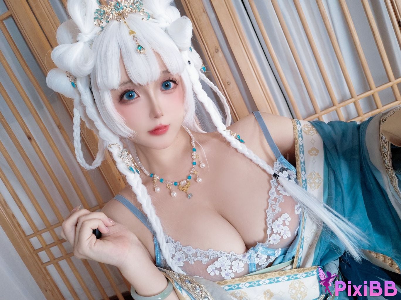 Cosplayer Hinajiao Saintess of Hehuan Sect PixiBB.COM 157
