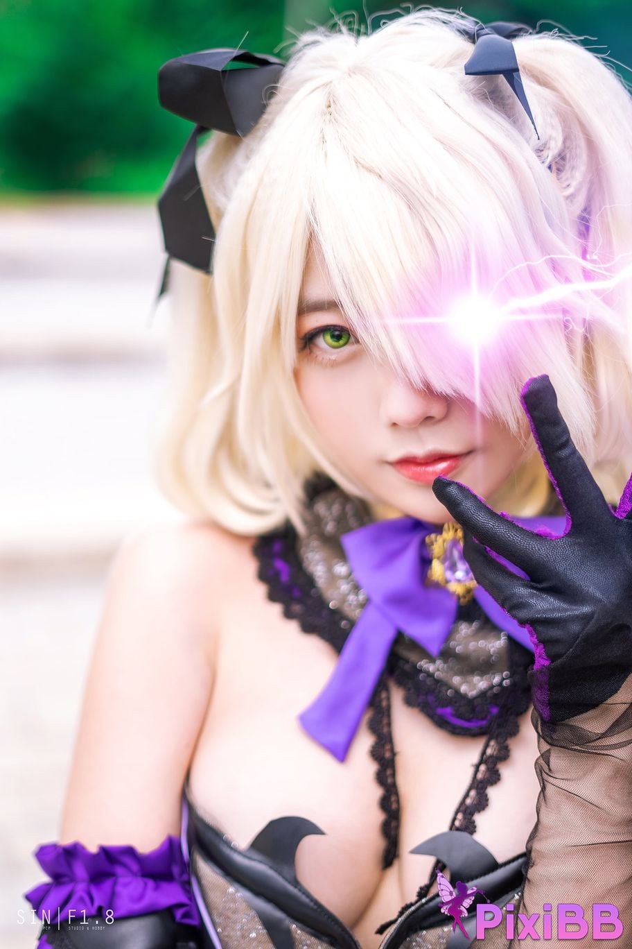 Cosplay Messie Huang Fischl Genshin Impact PixiBB.COM 004