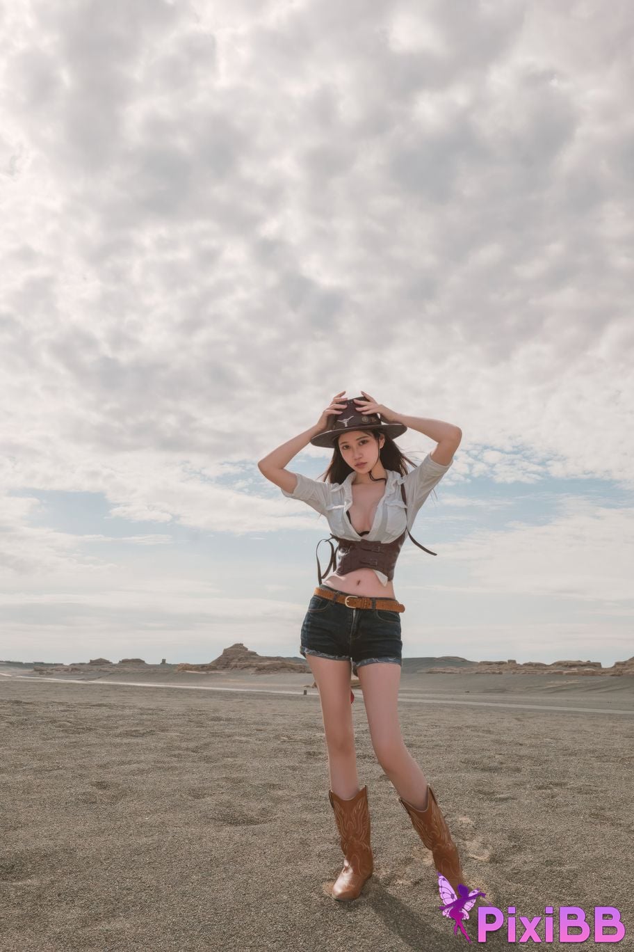 Cosplayer every year Nnian cowgirl PixiBB.COM 001