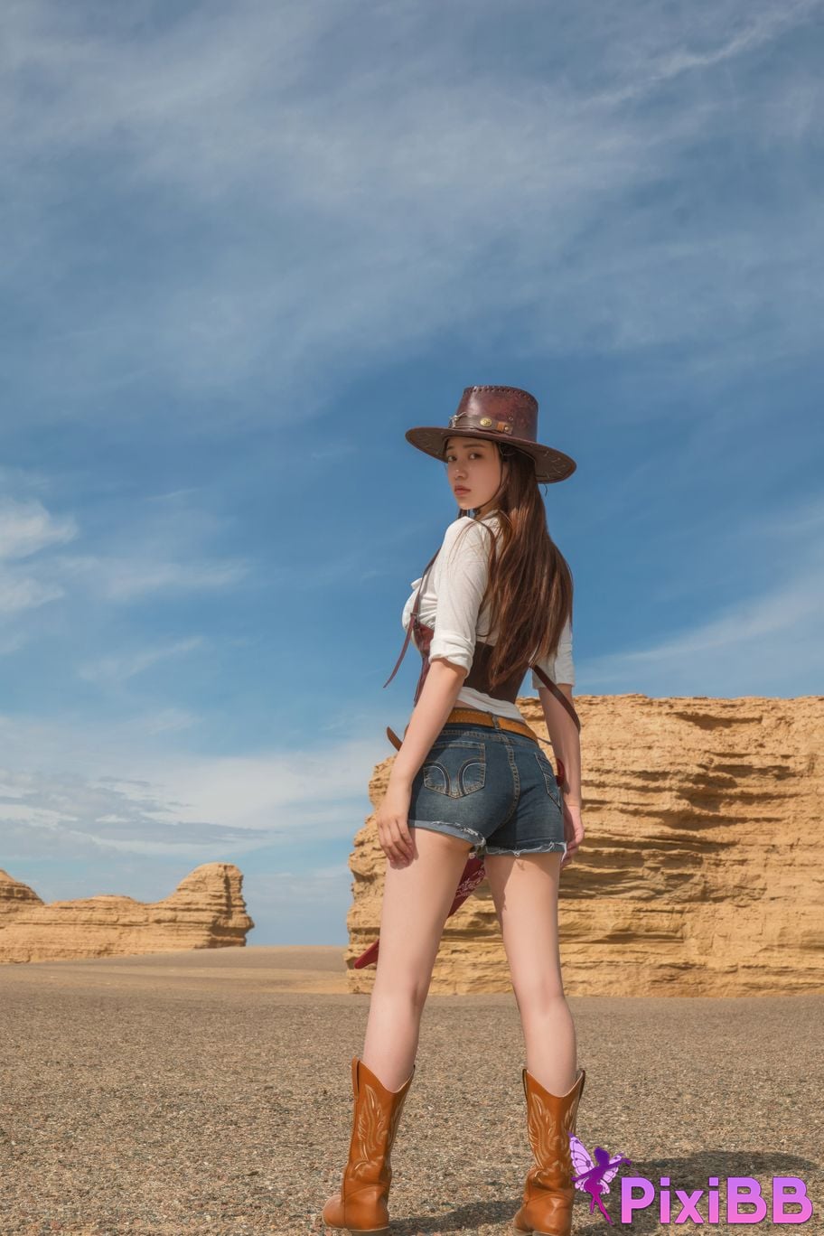 Cosplayer every year Nnian cowgirl PixiBB.COM 002